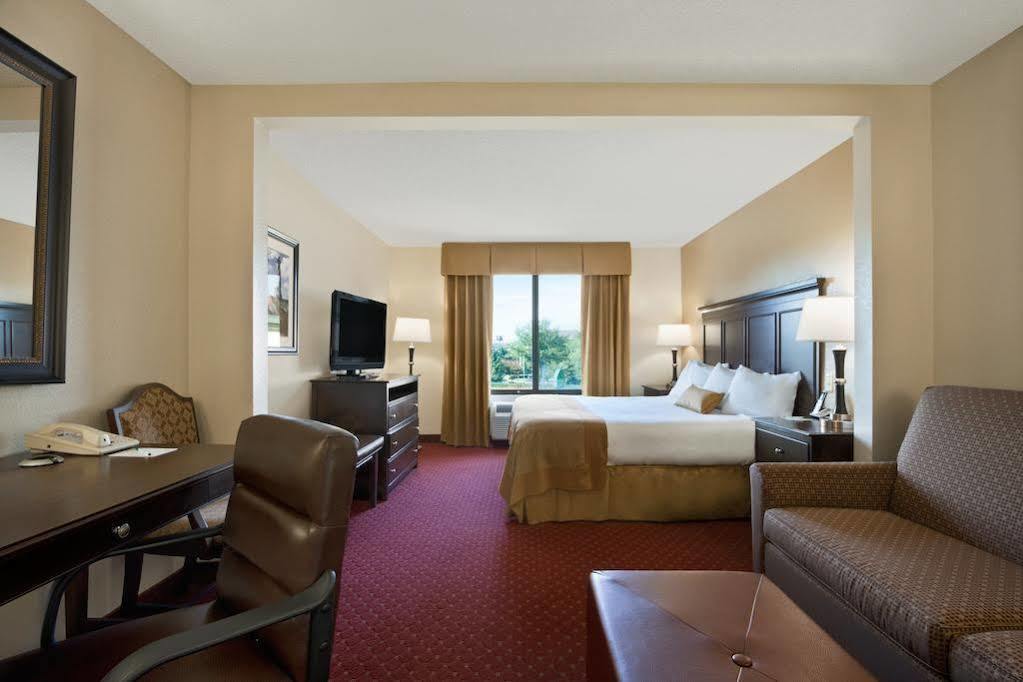 Spark By Hilton Greensboro Zewnętrze zdjęcie